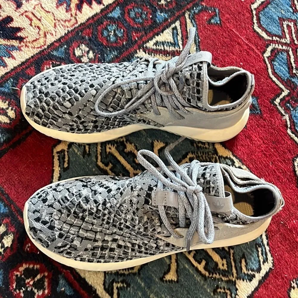 Adidas Tubular BA7100 8 Running Shoe Primeknit Snake Skin Gray Suede
